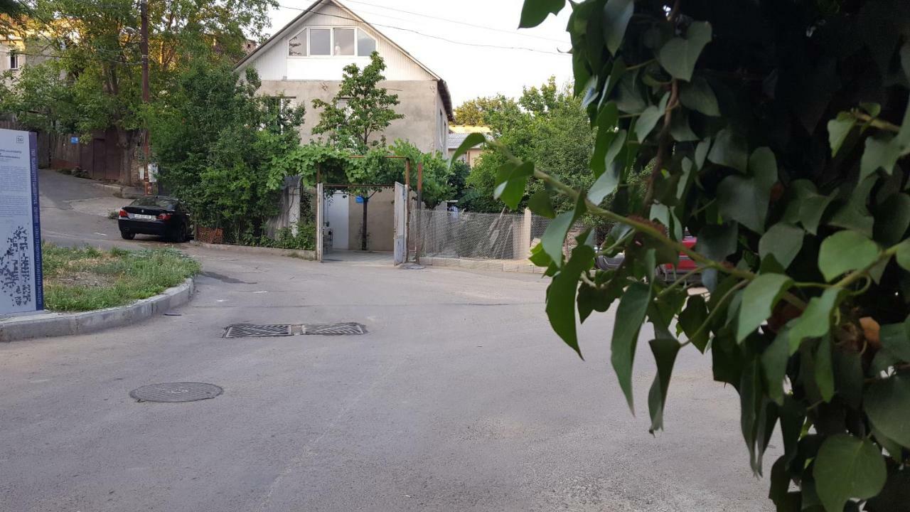 Guest House Family Inn Тбилиси Екстериор снимка